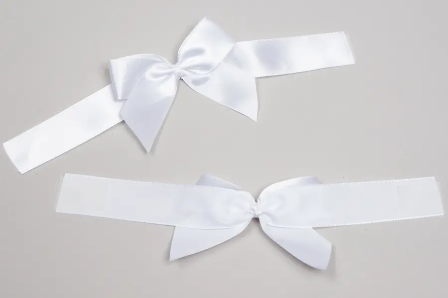 4.5X2.75" GLUE DOT SATIN WHITE BOW